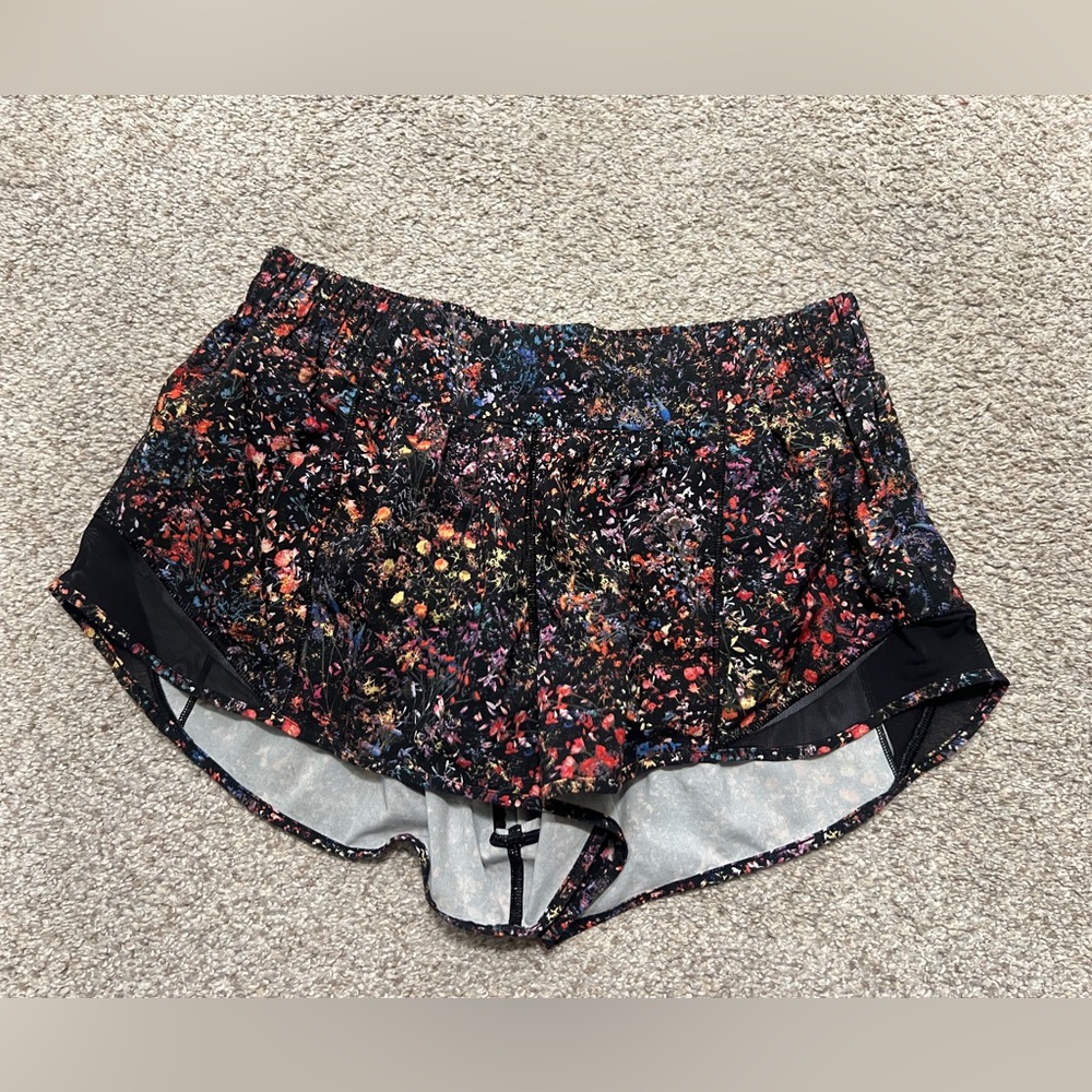 lululemon Hotty hot short 2.5 inch low rise